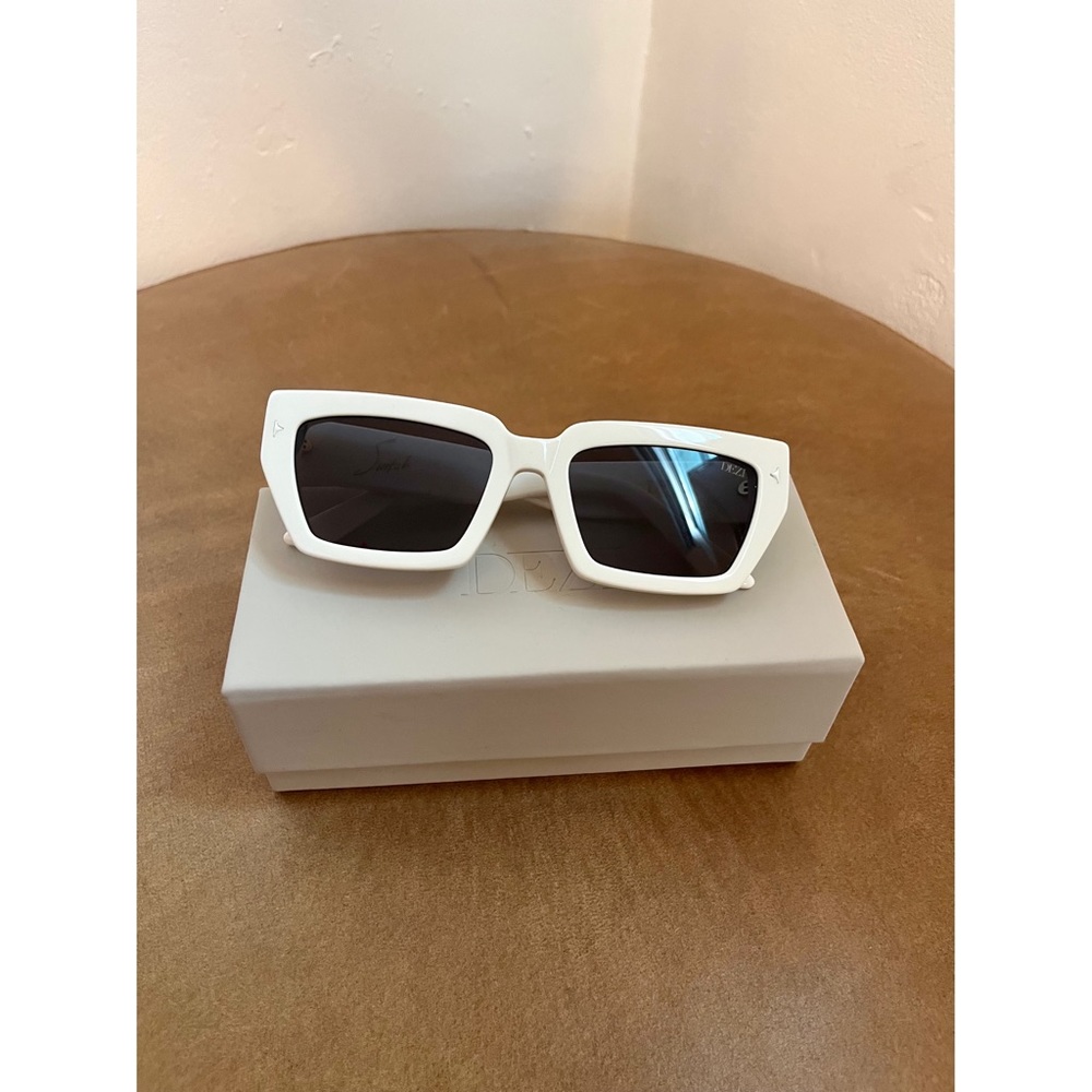 DEZI sunglasses SWITCH